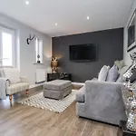 Pearl Stone House Дом отдыха Уитби