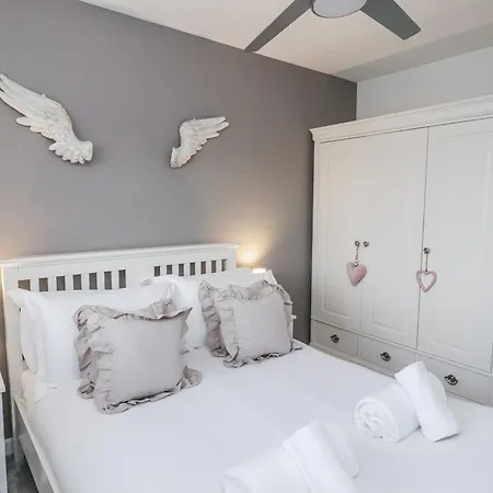 Pearl Stone House * Whitby