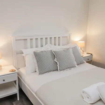 Pearl Stone House * Уитби